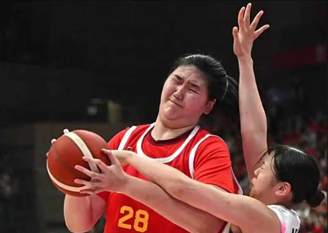 网页炸金花-数据漂亮但作用有限！女篮天才罚球3中0，球迷：换刘禹彤多好